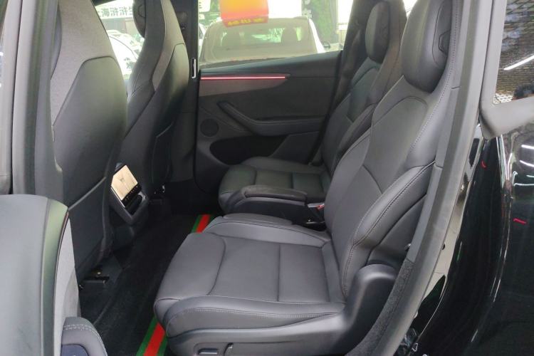 Used Tesla Model Y L 2025 Model Long-Range All-Wheel-Drive Version
