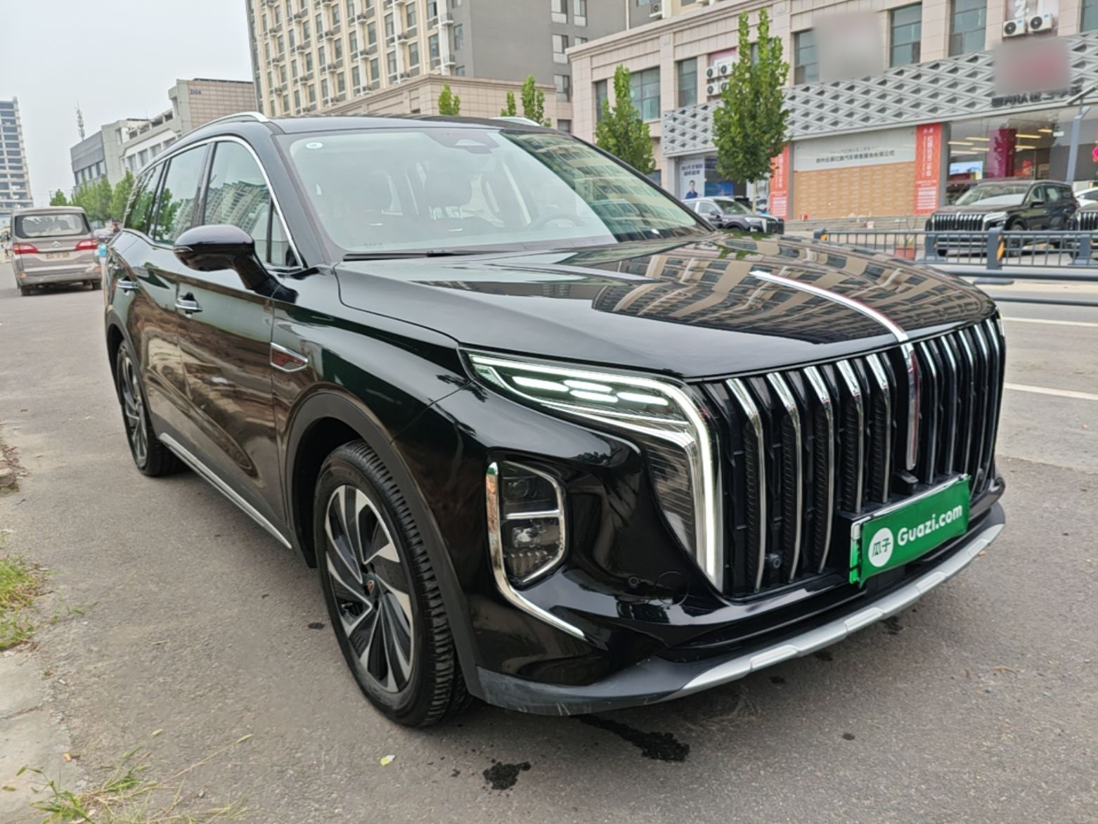 Hongqi HS7 PHEV 2024 2.0T PHEV Four-Wheel Drive Flagship Edition 7 Seats — снимка 3