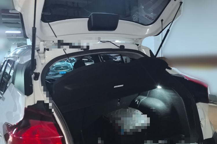 Used Nissan Kicks 2017 1.5L CVT Smart Drive Edition Trunk