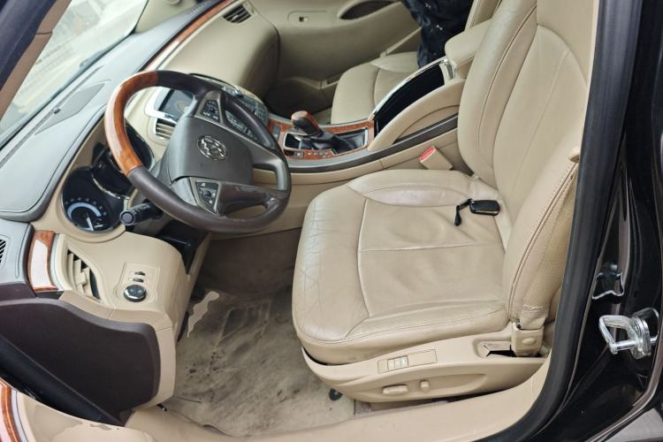 Used Buick LaCrosse 2011 2.4L SIDI Luxury Edition Left Front Seat