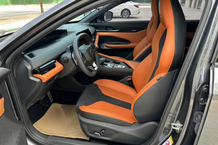 Used CHANGAN UNI-V 2023 1.5T Sport Edition Interior 4