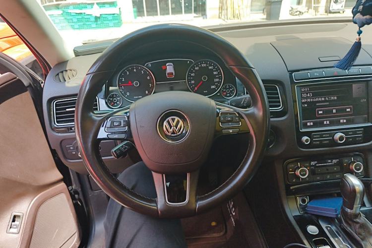 Used Volkswagen Touareg 2018 3.0 TSI Glory Collection Edition
