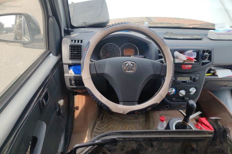 Used BAIC Weiwang 306 2011 1.3L base model 7 seats
