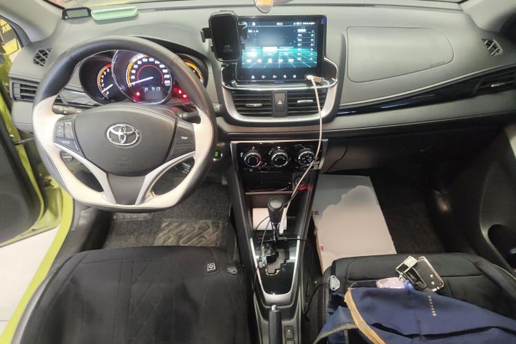 Used Toyota YARiS L Zhi Xuan 2021 X-Trail X 1.5L CVT Prestige Edition Center Console