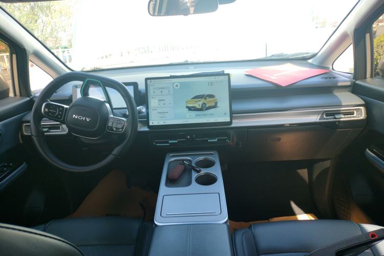 Used AION Y 2023 Plus 610 Smart Edition Ternary Lithium Center Console