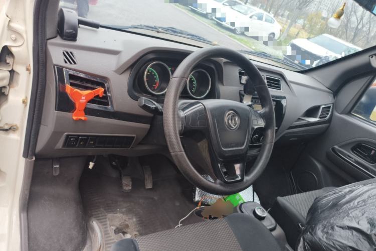 Used Dongfeng Yufeng EM26 2023 Standard Edition 41.472 kWh Henan Lithium Power Center Console