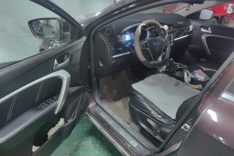 Used Geely Auto Emgrand 2017 Sedan Million Edition 1.5L CVT Upward Version Driver Seat