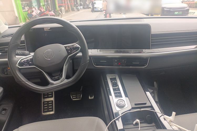 Used Volkswagen Tavendor 2023 380TSI Four-Wheel Drive R-Line Cruise Edition Center Console