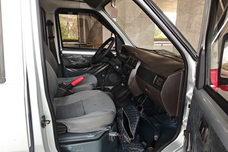 Used Wuling Rongguang Small Truck 2020 1.5L Base Version China VI Standard Double-Cab L3C Right Front Seat