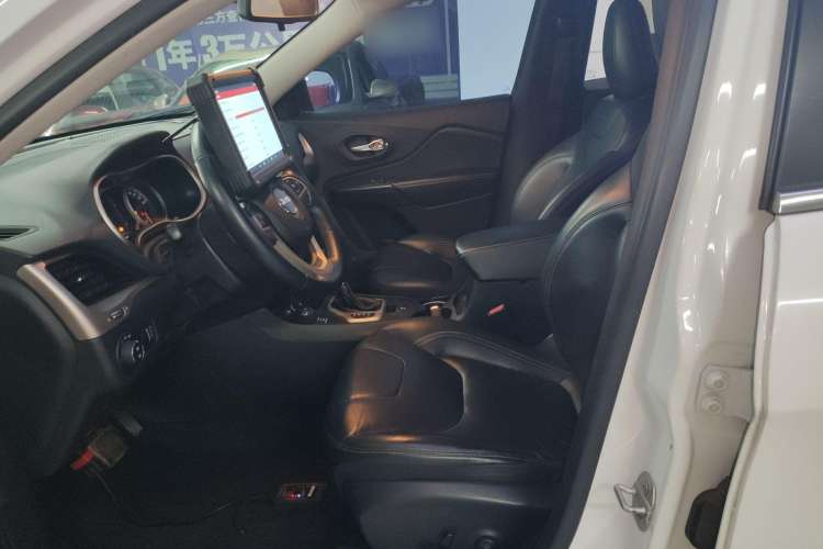 Used Jeep Cherokee 2017 2.4L Professional Edition