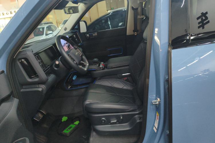 Used Formula Leopard Leopard 5 2023 Navigator Edition