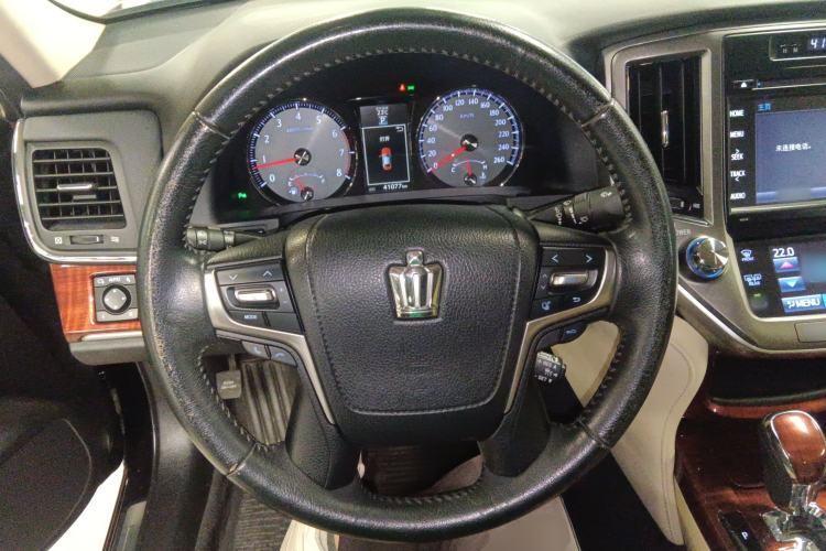 Used Toyota Crown 2015 2.0T Fashion Edition
