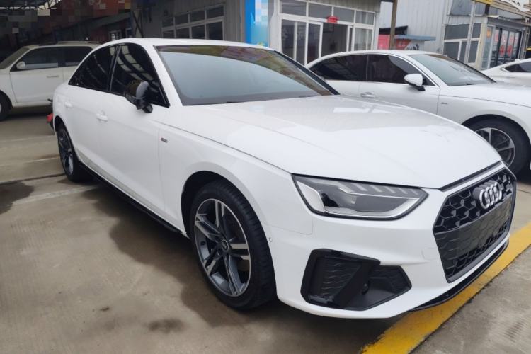 Used Audi A4L 2022 40 TFSI Luxury Dynamic Model Front Right 45 Deg