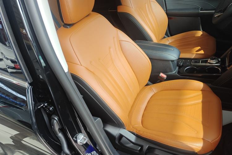 Used Ford Escape 2020 EcoBoost 245 Two-Wheel-Drive Titanium Edition
