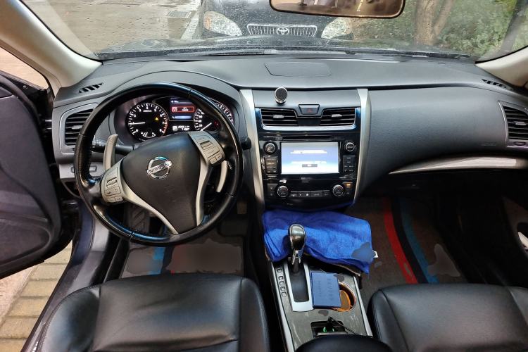 Used Nissan Teana 2013 2.5L XL-NAVI Tech Smart Enjoyment Edition Center Console