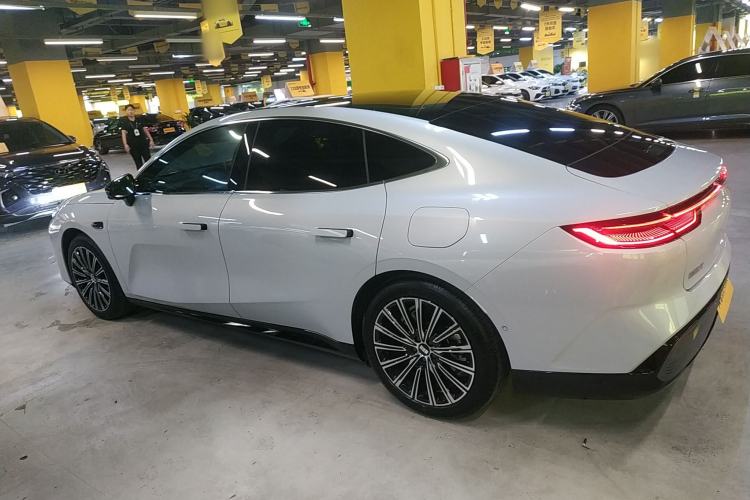 Used Geely Galaxy Galaxy 8 2025 130km EM-i Flagship Edition