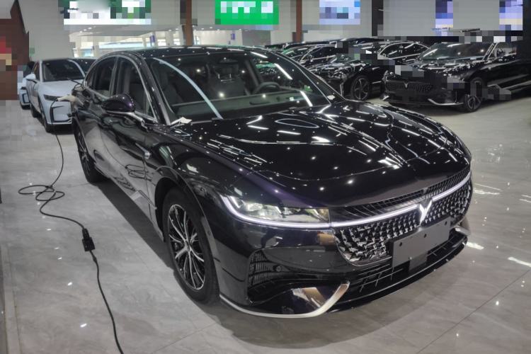 Used VOYAH PASSION 2024 PHEV Four-Wheel Drive Ultra-Long Range Executive Edition Front Right 45 Deg