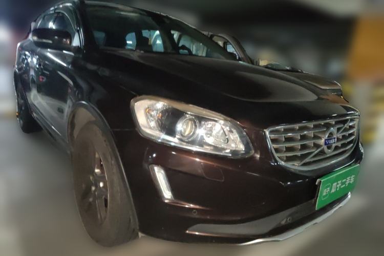 Used Volvo XC60 2017 T5 Smart Upgrade Edition Front Right 45 Deg
