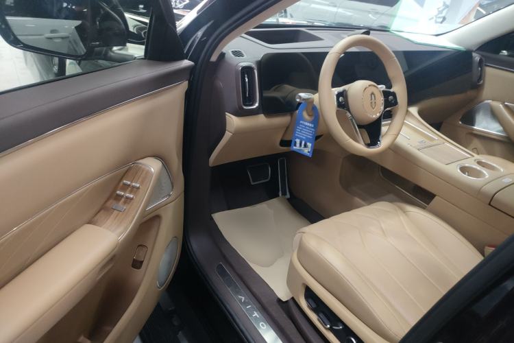 Used Hima AITO M8 2025 Extended-Range Max+ Version 53.4 kWh 5-Seater Edition
