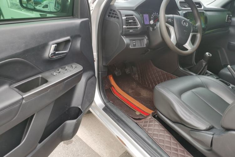 Used Great Wall Wingle 5 2017 2.0T European-spec Diesel Two-Wheel-Drive Entry-Level Big Double-Cab GW4D20D