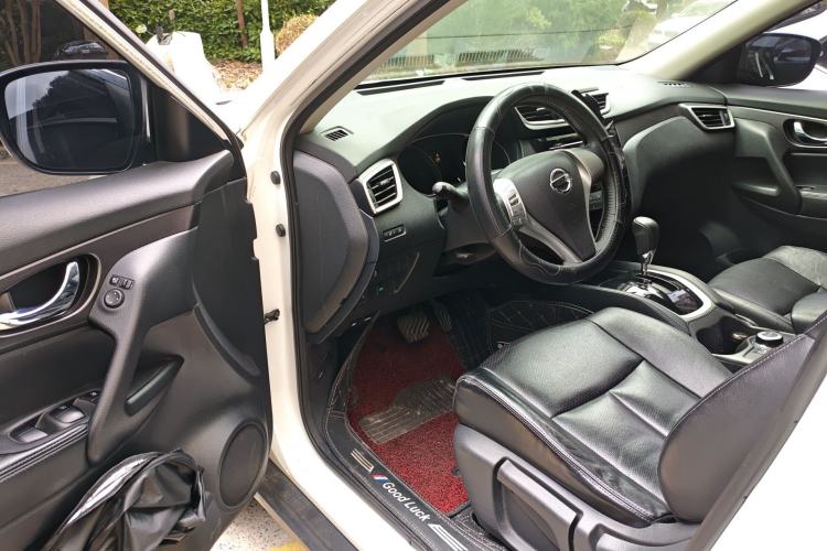 Used Nissan X-Trail 2016 2.0L CVT Smart Enjoyment Version 4WD Driver Seat