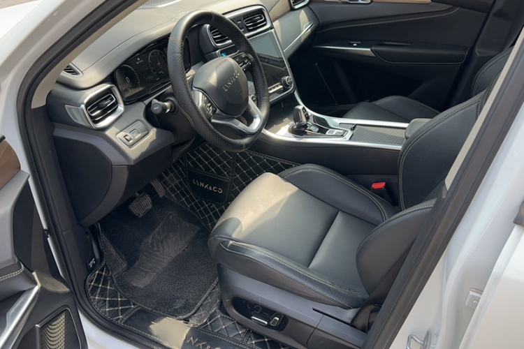 Used Lynk & Co 01 2020 2.0T Two-Wheel Drive Pure Pro Version China VI Standard