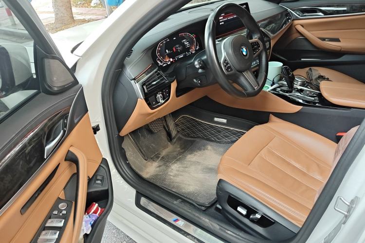 Used BMW 5 Series 2020 530Li Luxury Edition M Sport Package Driver Seat