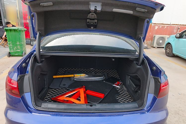 Used Audi A4L 2020 40 TFSI Fashionable and Elegant Model
