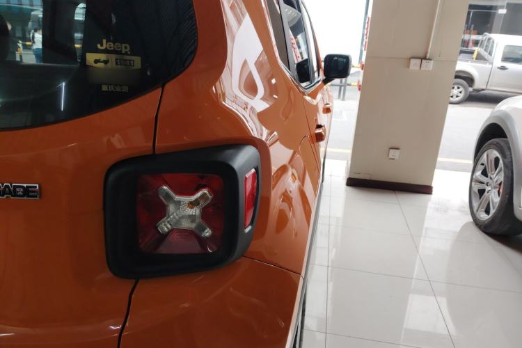 Used Jeep Renegade 2019 220T Automatic Leading Edition Exterior 3