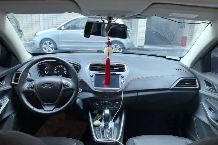 Used Ford Escort 2017 Happiness Edition 1.5L Automatic Fashion Version Center Console