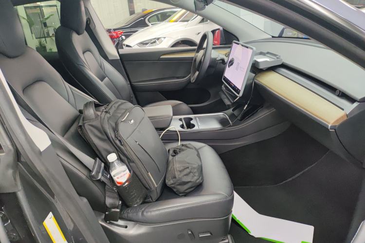 Used Tesla Model Y 2021 Long-Range All-Wheel-Drive Version
