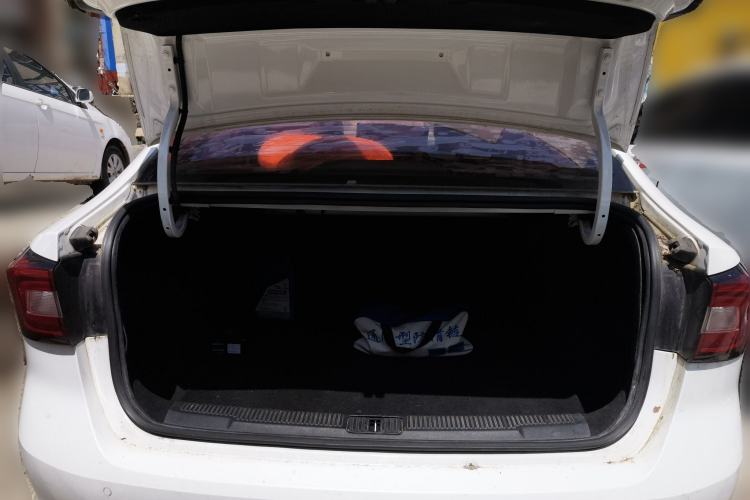 Used Roewe i5 2019 1.5L Manual 4G Connectable Langhao Edition Trunk