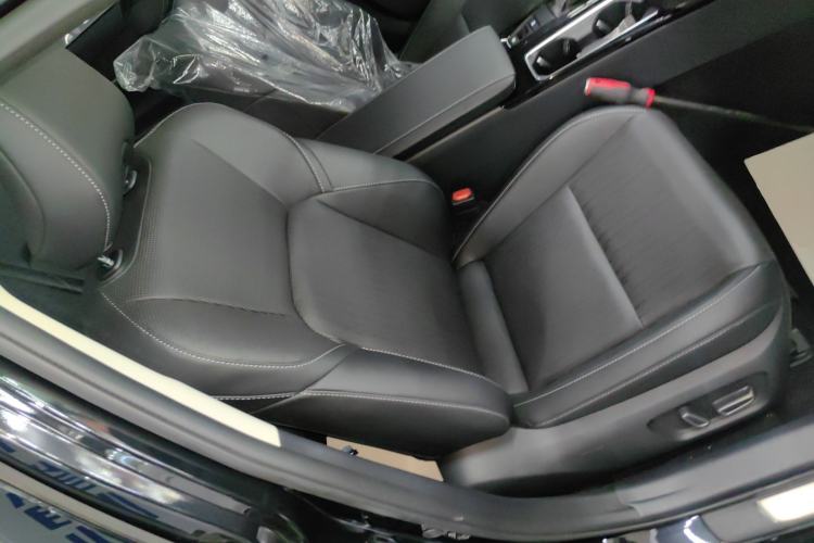 Used Toyota Camry 2024 Dual-Engine 2.5HG Prestige Edition