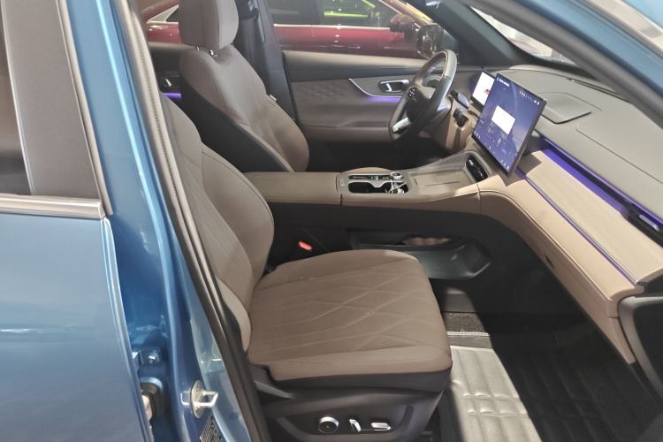 Used Chery Tiggo 8 PLUS C-DM 2025 1.5T 116 km Prestige Version 5 Seats
