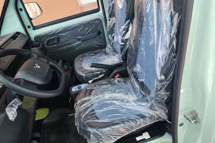 Used REACH MINI Truck 2023 140km Long Wheelbase Van Ambition Version
