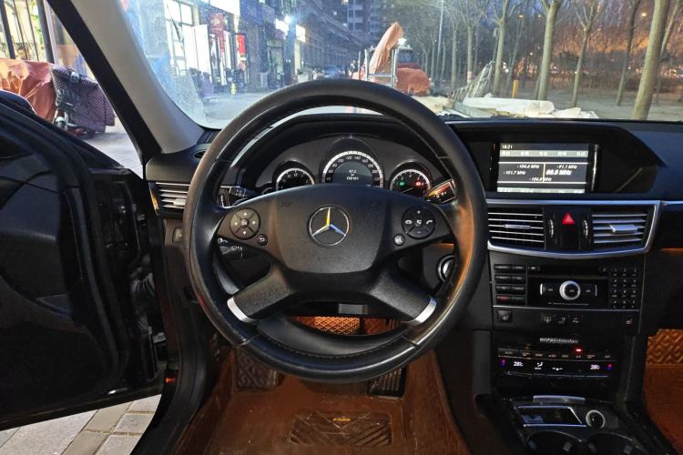 Used Mercedes-Benz E-Class 2010 E 300 L Fashion Model
