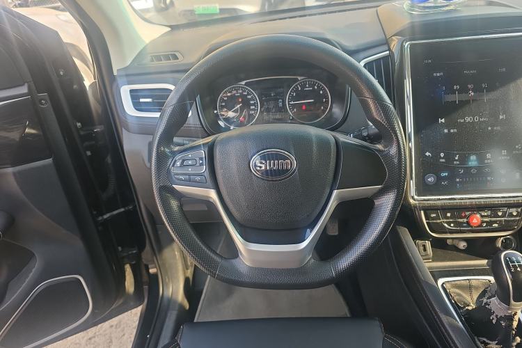 Used SWM X7 2020 2.0L Manual Comfort Version 7 Seats
