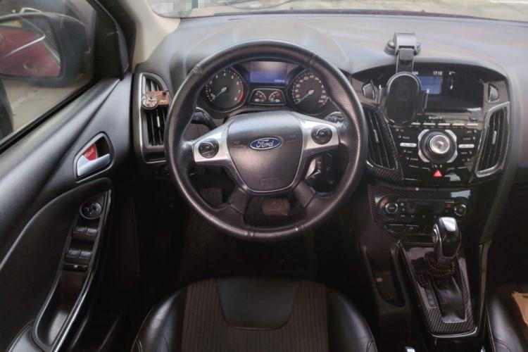 Used Ford Focus 2012 Hatchback 1.6L Automatic Fashion Edition
