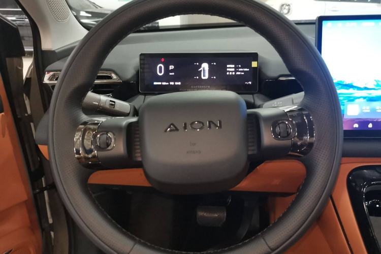 Used AION V 2024 Aion Tyrannosaurus 650 Smart Premium Edition