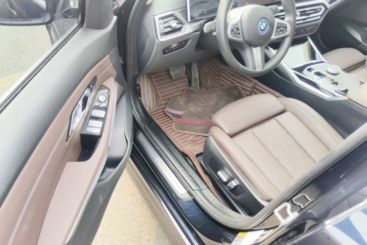 Used BMW i3 2022 eDrive 35 L
