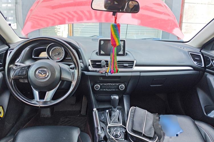 Used Mazda 3 Axela 2016 Sedan 1.5L Automatic Luxury Model
