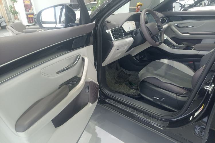 Used BYD Song PLUS New Energy 2025 DM-i 112KM Prestige Model Driver Seat