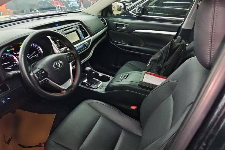 Used Toyota Highlander 2018 2.0T Four-Wheel Drive Luxury Version 7 Seats China VI Standard
