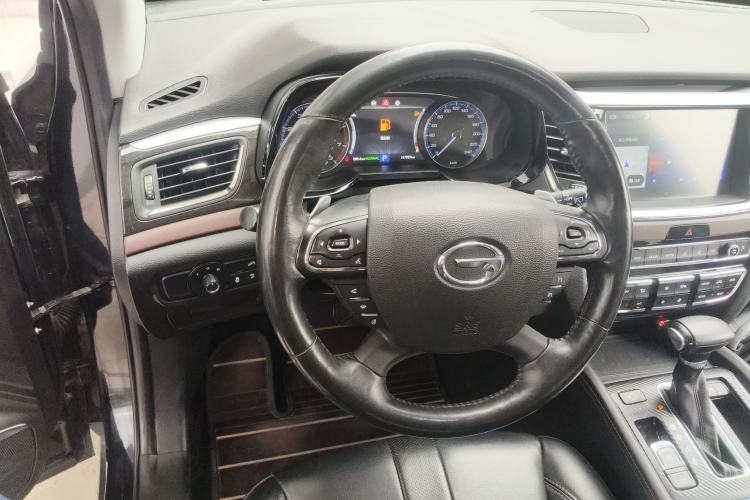 Used GAC Trumpchi GS8 2017 320T Two-Wheel Drive Luxury Smart Connectivity Version (7 Seats) Steering Wheel