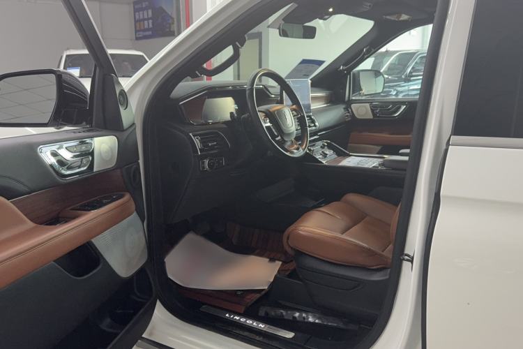 Used Lincoln Navigator 