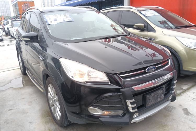 Used Ford Kuga 2015 1.5L GTDi Two-Wheel-Drive Comfort Model Front Right 45 Deg