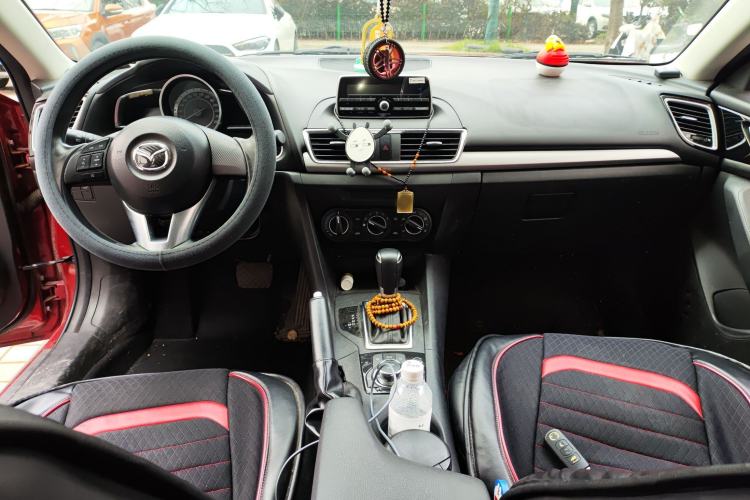 Used Mazda 3 Axela 2016 Sedan 1.5L Automatic Comfort Model