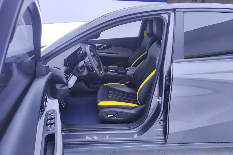 Used GAC Trumpchi EMPOW 2023 270T DCT J15 Version