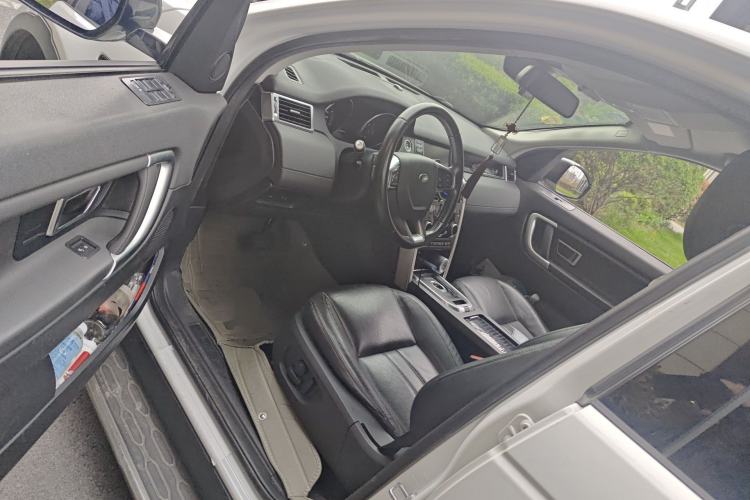 Used Land Rover Discovery Sport 2016 2.0T SE Driver Seat