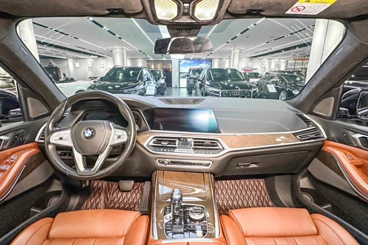 Used BMW X7 2020 xDrive40i Luxury M Sport Package
